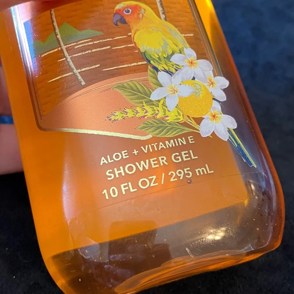Bath & Body Works Golden Mango Lagoon Body Wash 10 oz. Bottle New Summer scent